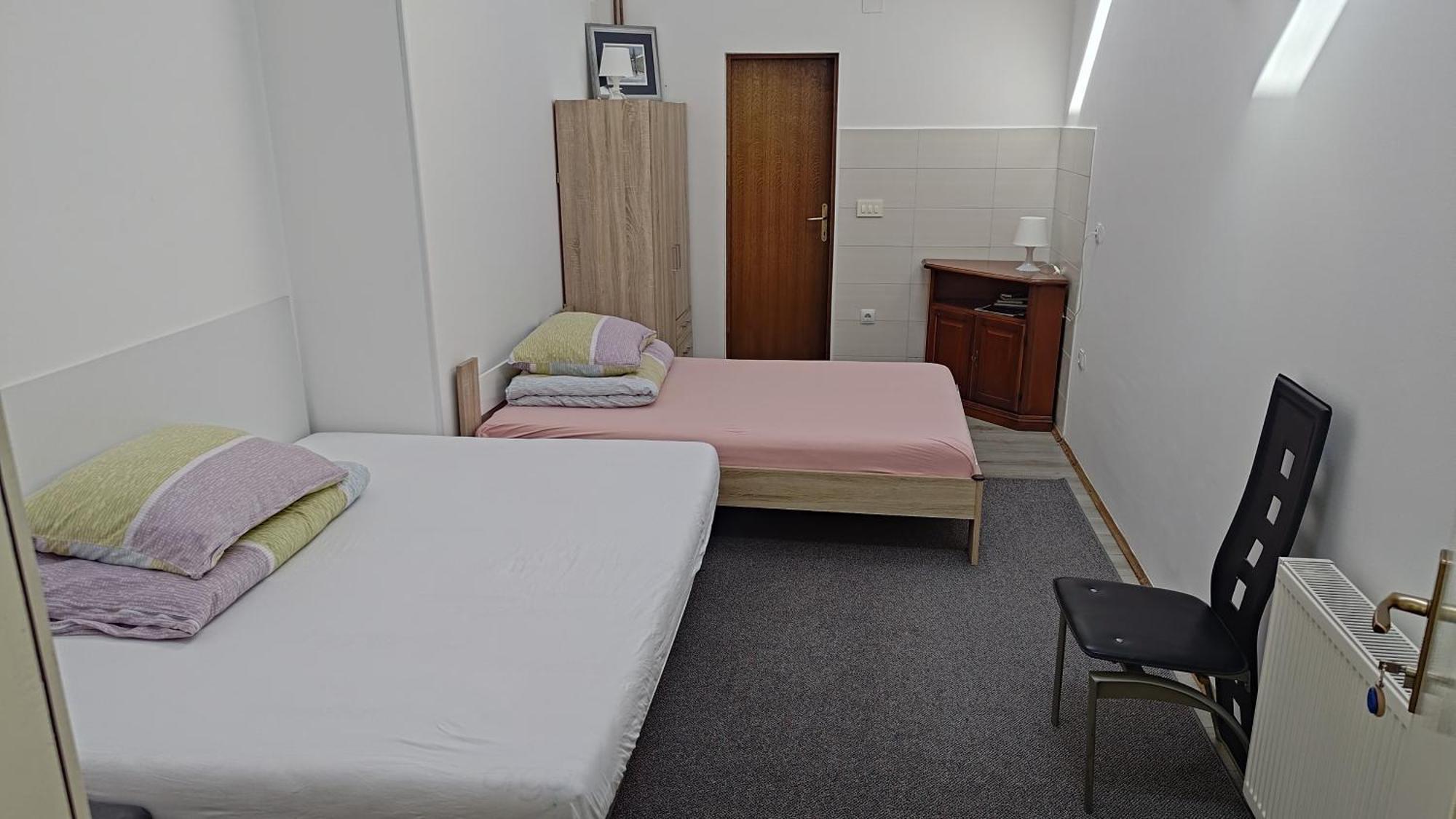 Green Garden Group Accommodation 오시예크 외부 사진